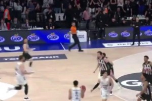 奇葩！贵州铜仁BA乌龙！12号连续抢板送进己方篮筐